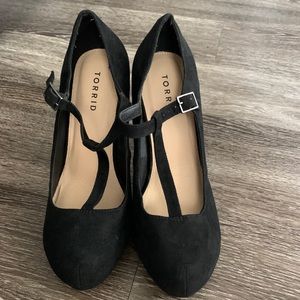 Torrid stripy buckle shoes Size 9 1/2